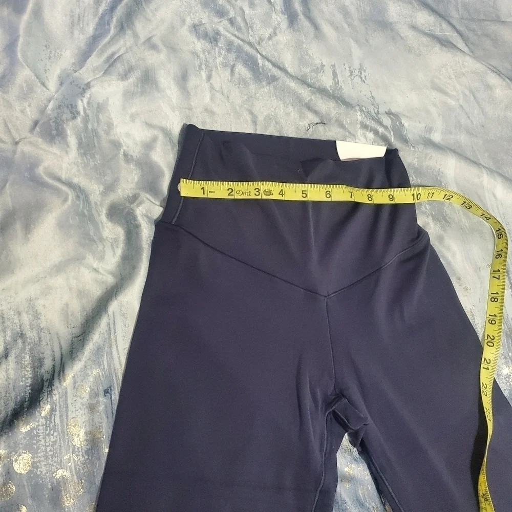 Women's OFFLINE By Aerie Real Me Cropped Legging High Rise Soft & Black Small - Picture 2 of 5